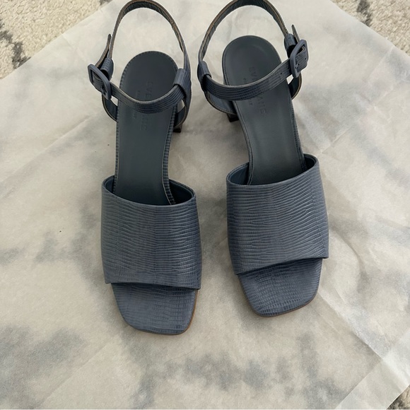 🌻 Everlane Embossed Leather Block Heel - Picture 3 of 6